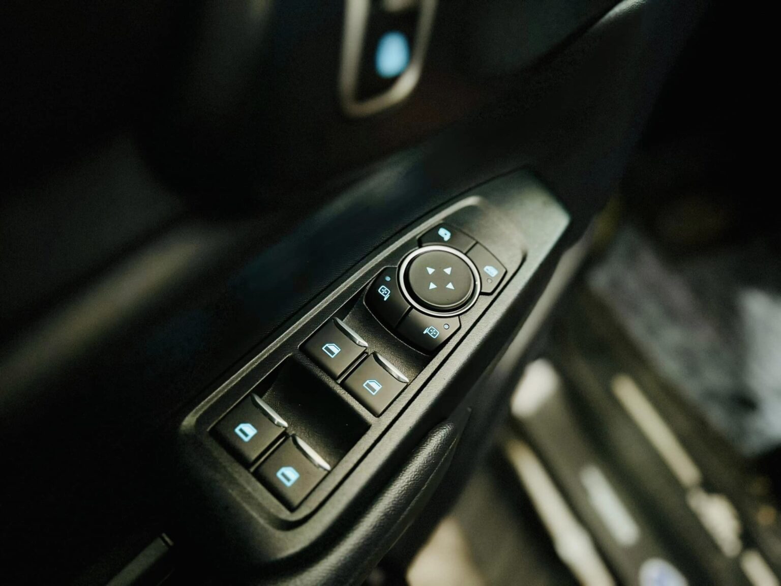 Độ gương gập điện cho Ford Ranger