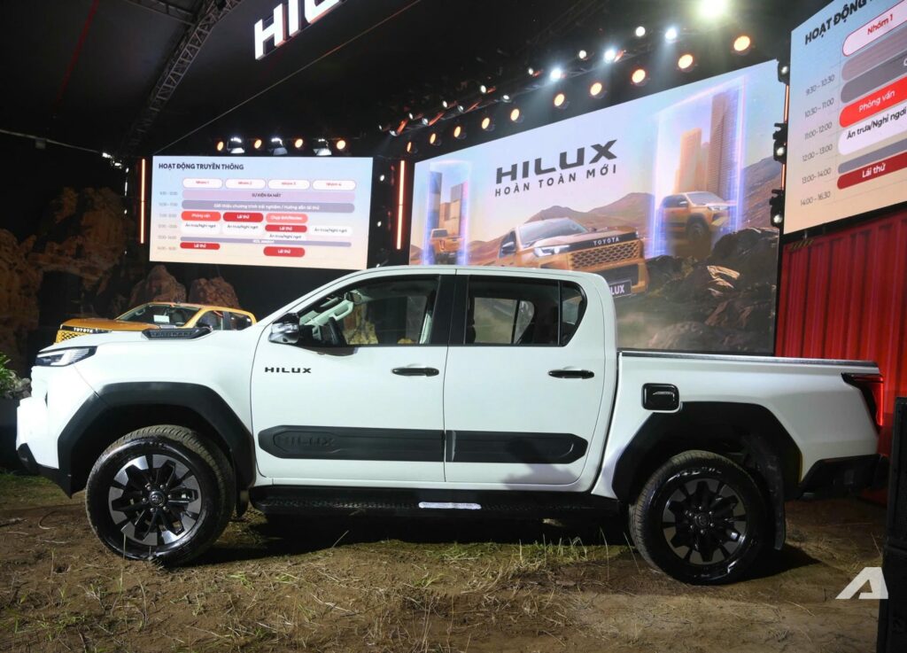 Độ mâm ô tô xe Toyota Hilux