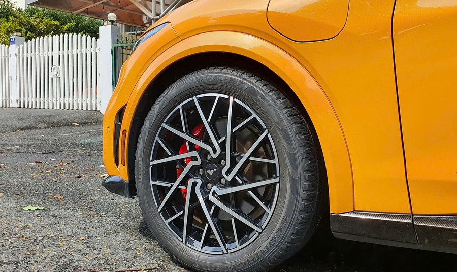 Độ mâm xe ô tô Ford Mustang Mach-E