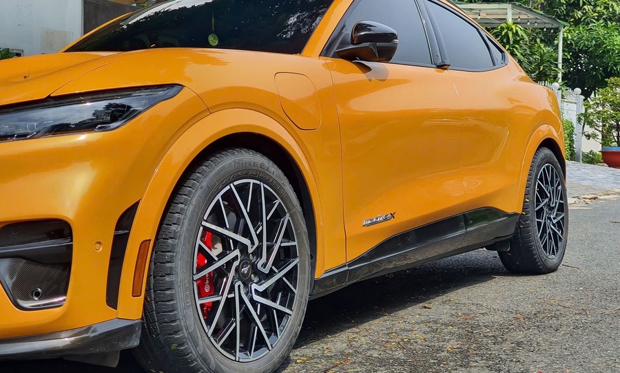 Độ mâm xe ô tô Ford Mustang Mach-E