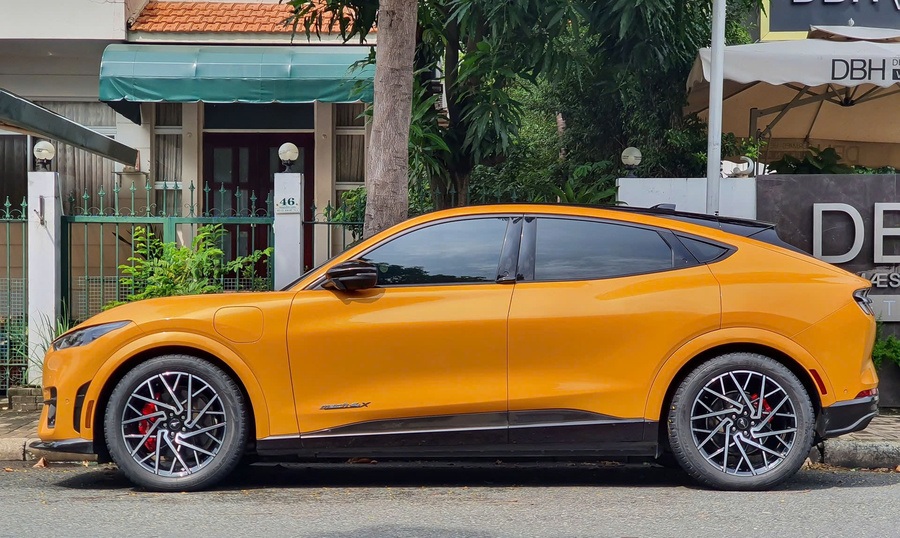 Độ mâm xe ô tô Ford Mustang Mach-E