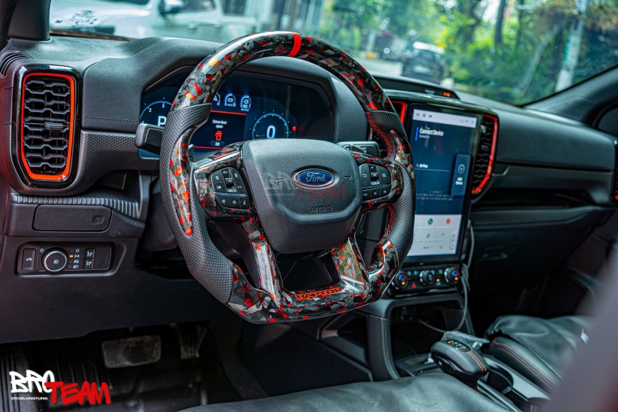 Độ vô lăng Carbon Ford Ranger