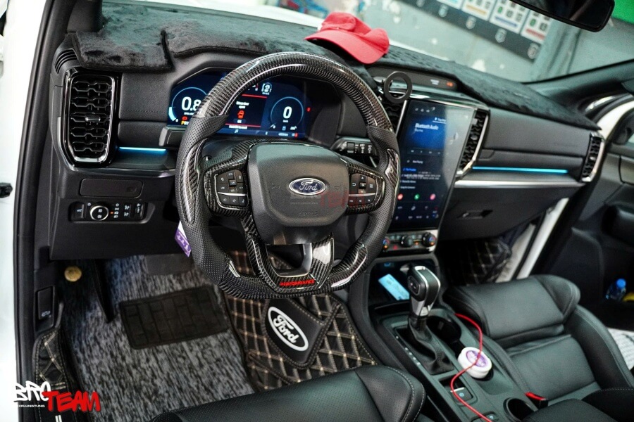 Độ vô lăng Carbon Ford Ranger