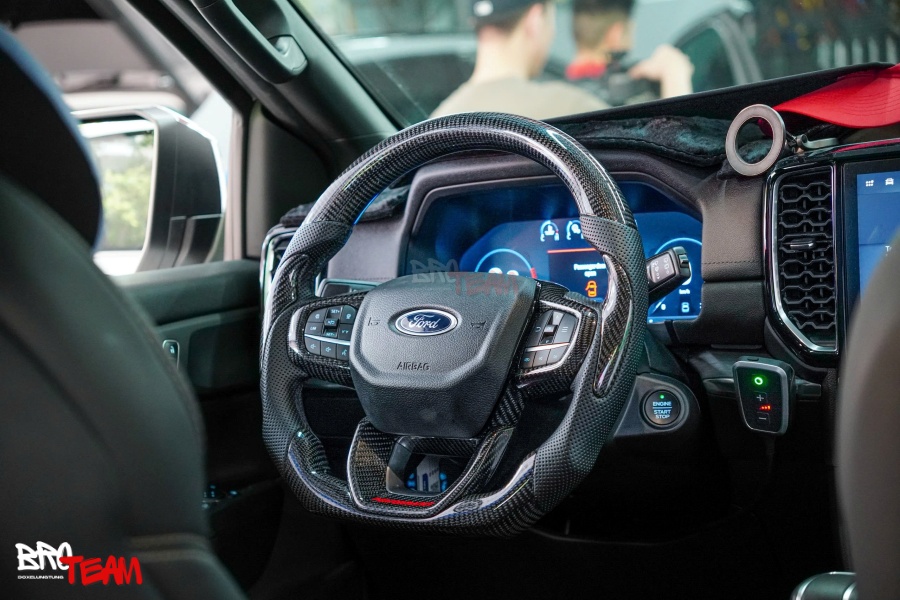 Độ vô lăng Carbon Ford Ranger