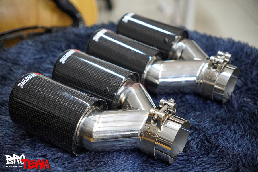 Chụp Đuôi Pô Akrapovic Cacbon Kép Cho Ford Everest