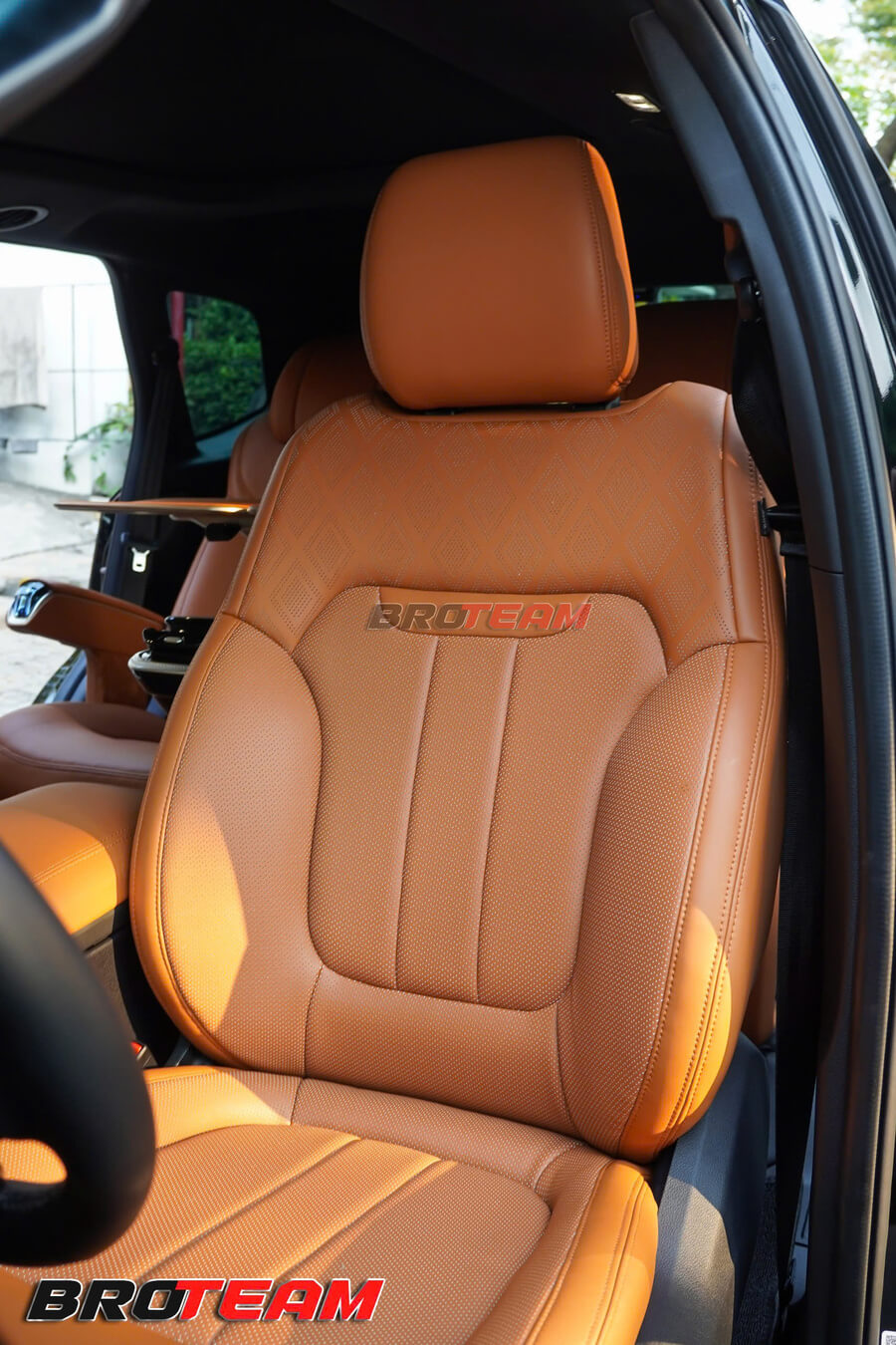 FORD EVEREST ĐỘ GHẾ THƯƠNG GIA VIP