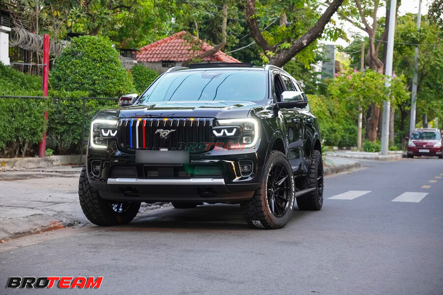 FORD EVEREST ĐỘ GHẾ THƯƠNG GIA VIP