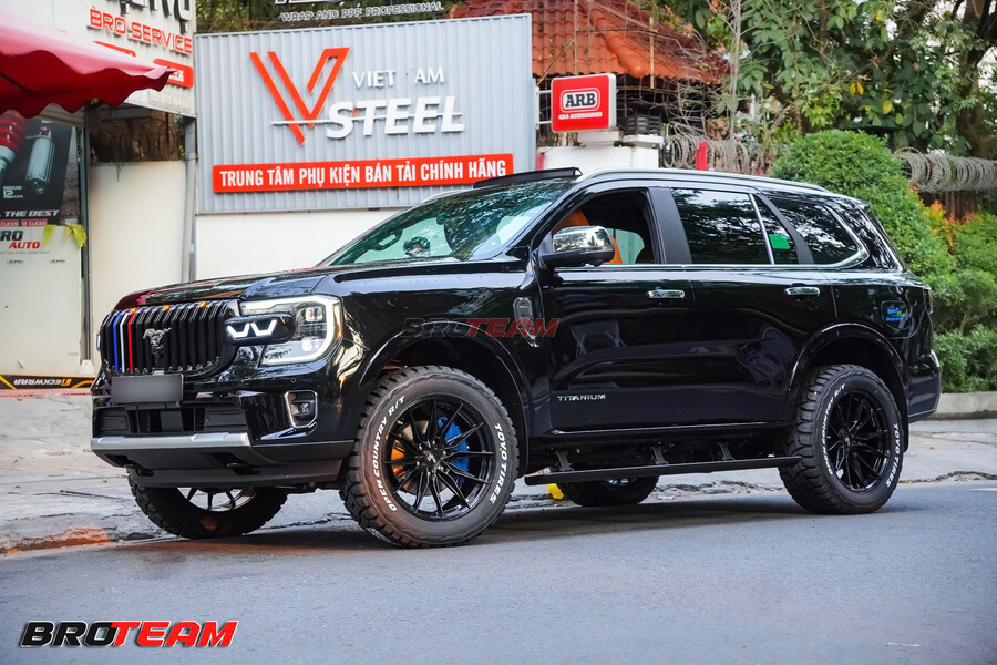 FORD EVEREST ĐỘ GHẾ THƯƠNG GIA VIP