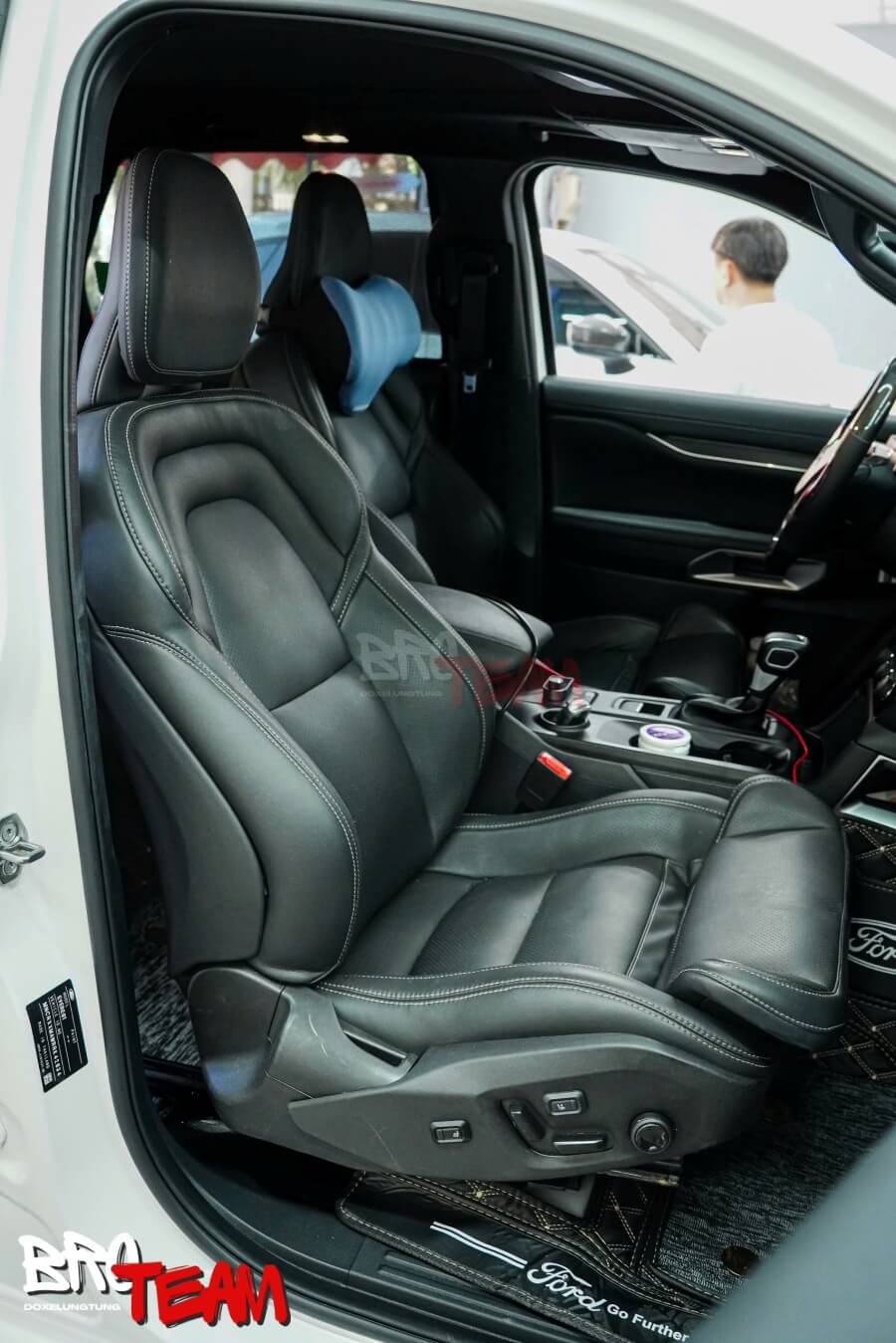 Ford Everest nâng cấp ghế Volvo XC90 bản full tính năng
