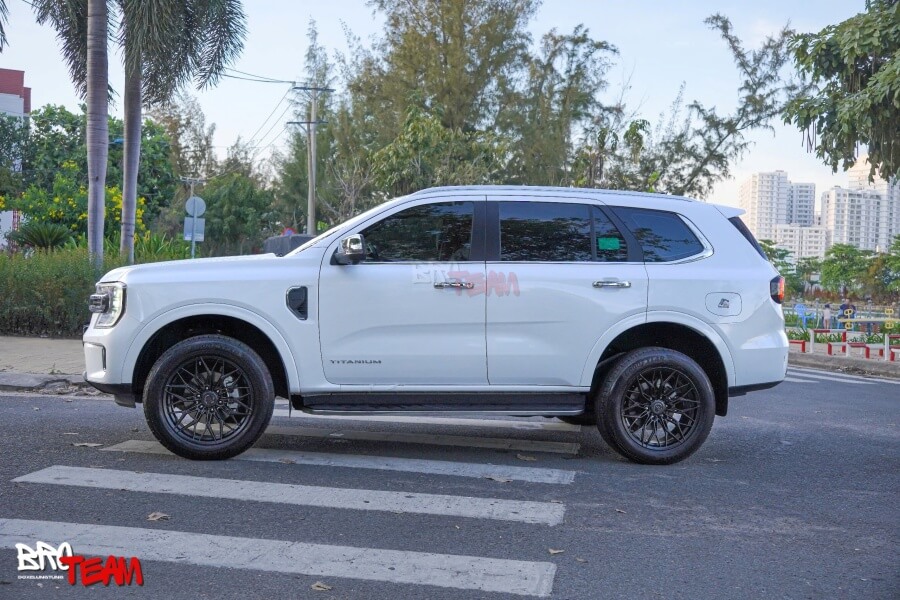 Ford Everest nâng cấp ghế Volvo XC90 bản full tính năng