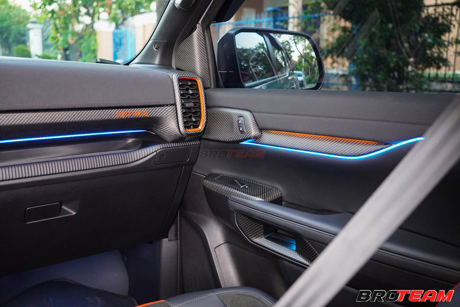 Nội thất Carbon Fiber mờ cho Ford Ranger Raptor