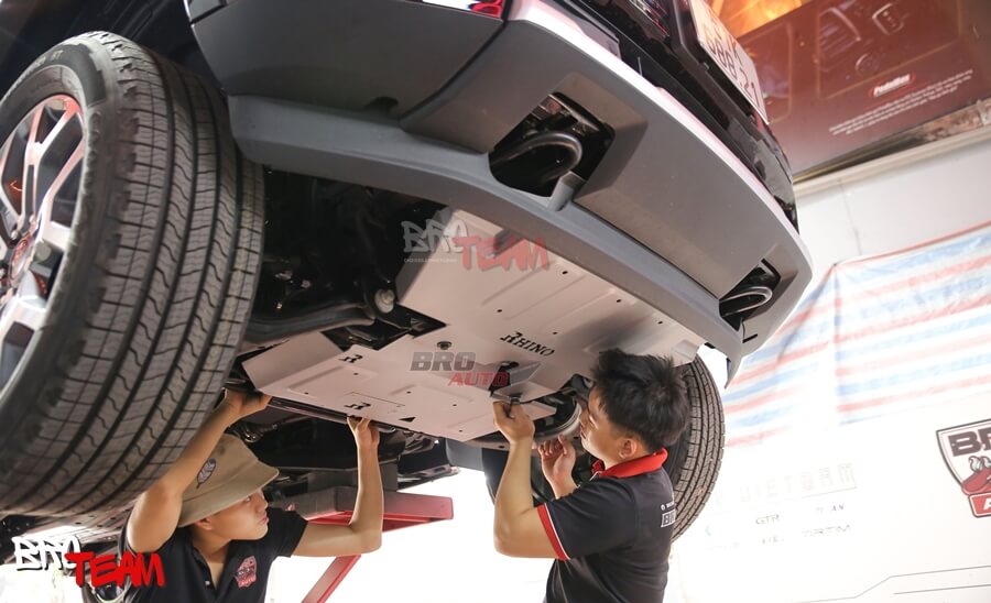 Giáp gầm Rhino bằng nhôm 3 tấm