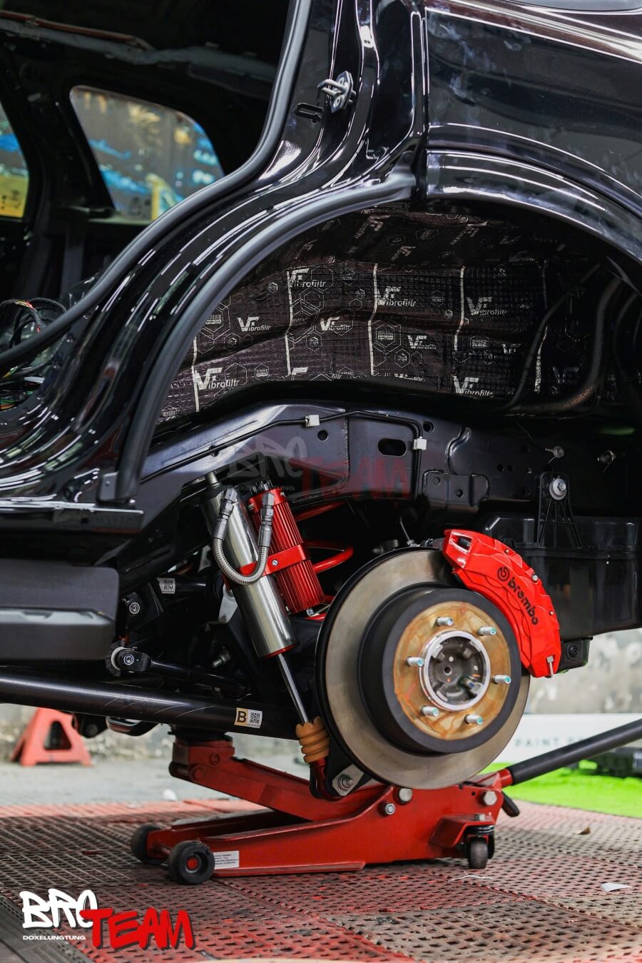 Hạ gầm Ford Everest với bộ phuộc Profender