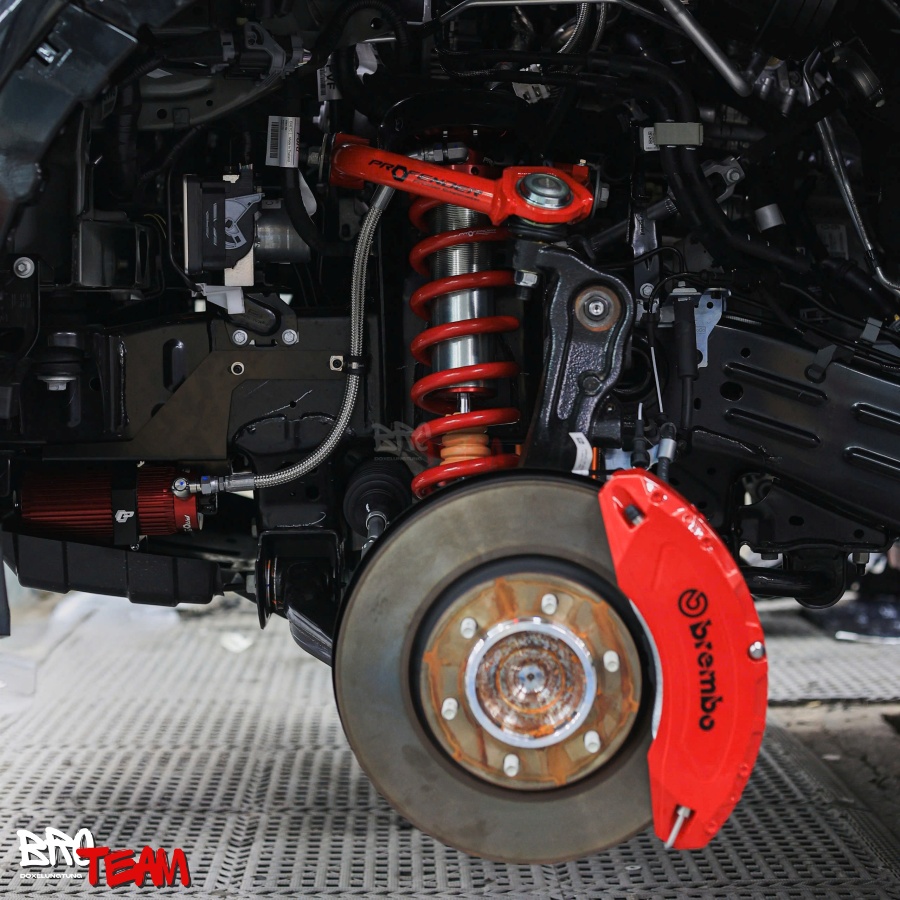 Hạ gầm Ford Everest với bộ phuộc Profender