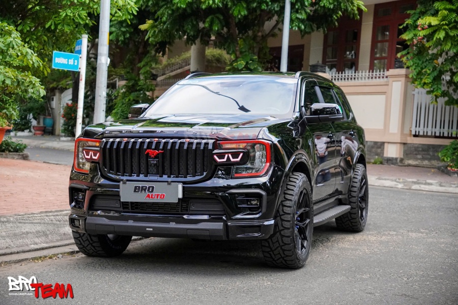 Hạ gầm Ford Everest với bộ phuộc Profender