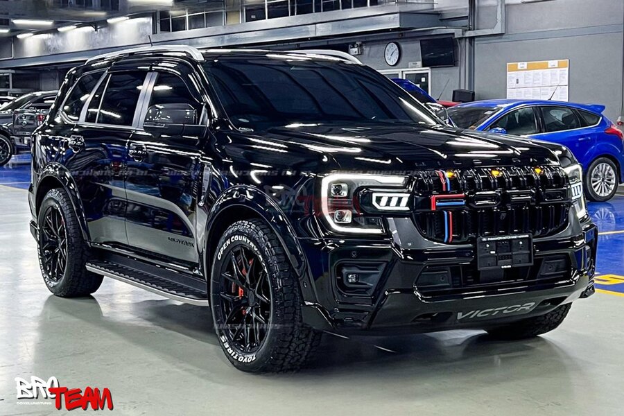 Mặt ca lăng Maserati Thái Lan cho Ford Everest