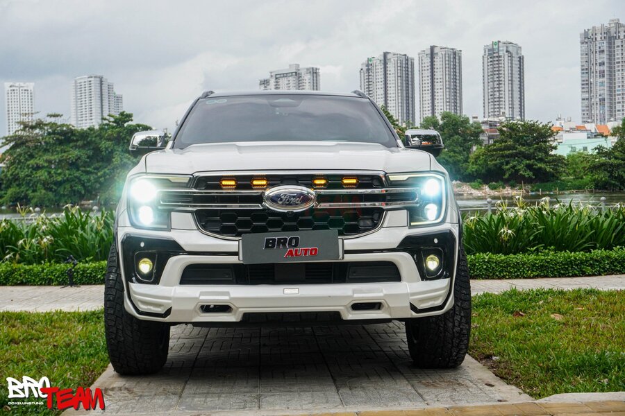 Độ Đèn Ford Everest 2025
