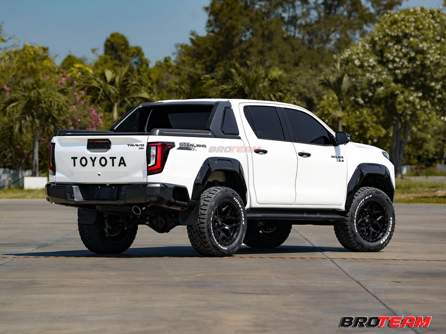 Nắp thùng cuộn cơ Hilux hiệu Overland