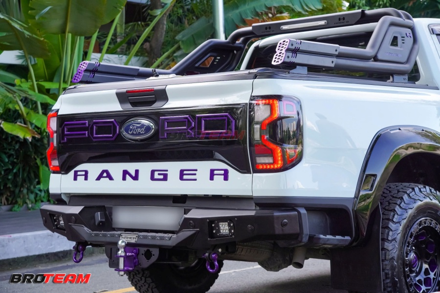 Ốp bửng sau chữ FORD cho Ranger