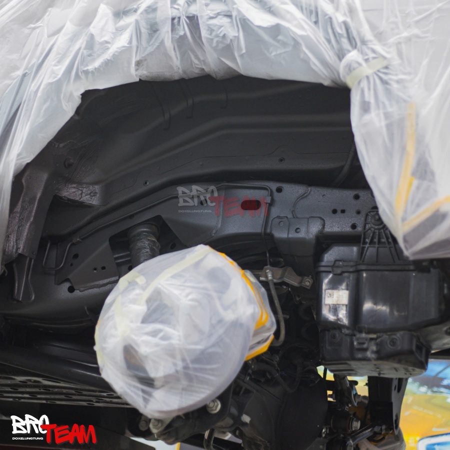 Phủ gầm ô tô Toyota Hilux