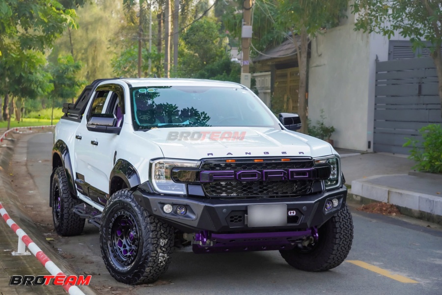 Sơn đổi màu xe Ford Ranger chi tiết