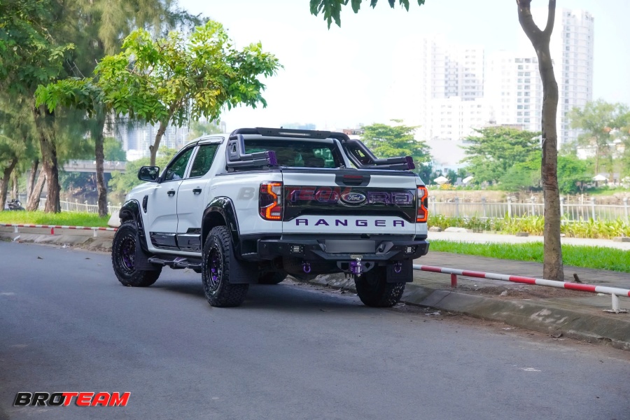 Sơn đổi màu xe Ford Ranger chi tiết
