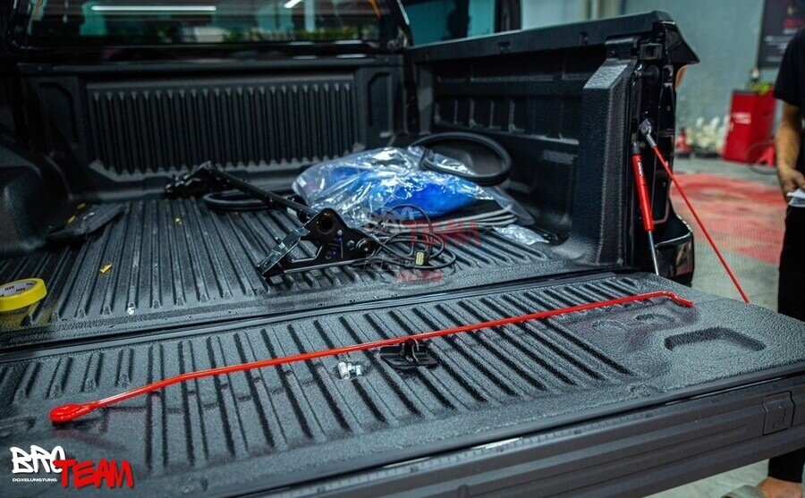 Thanh trợ lực bửng sau Ford Ranger