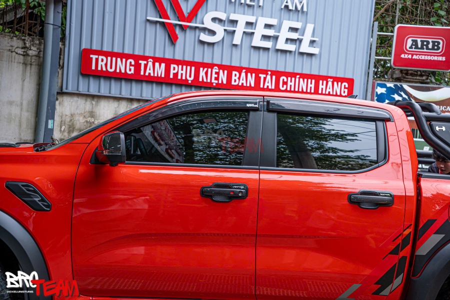 Vè che mưa Ford Ranger