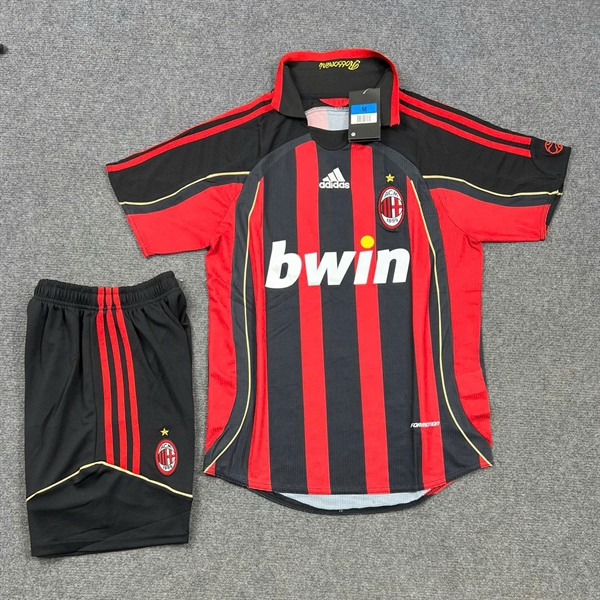 QA BÓNG ĐÁ AC MILAN ĐEN ĐỎ