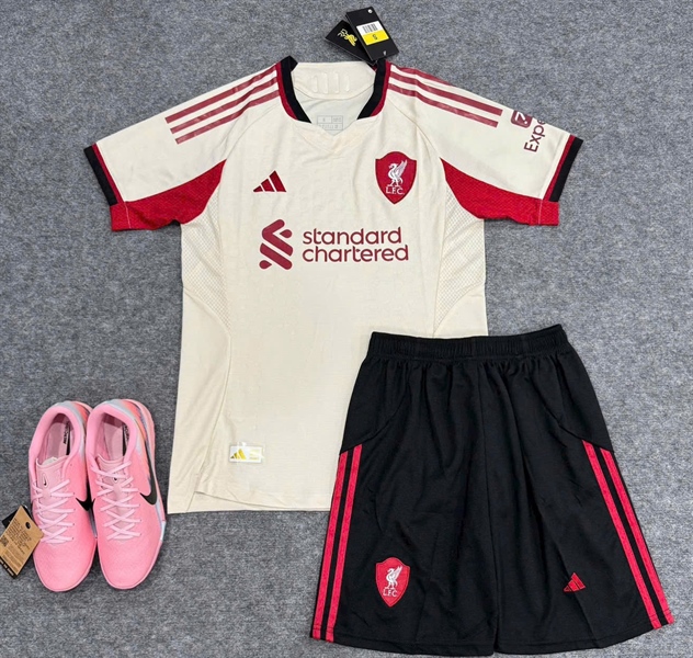 QA LIVERPOOL KEM ĐỎ 25/26