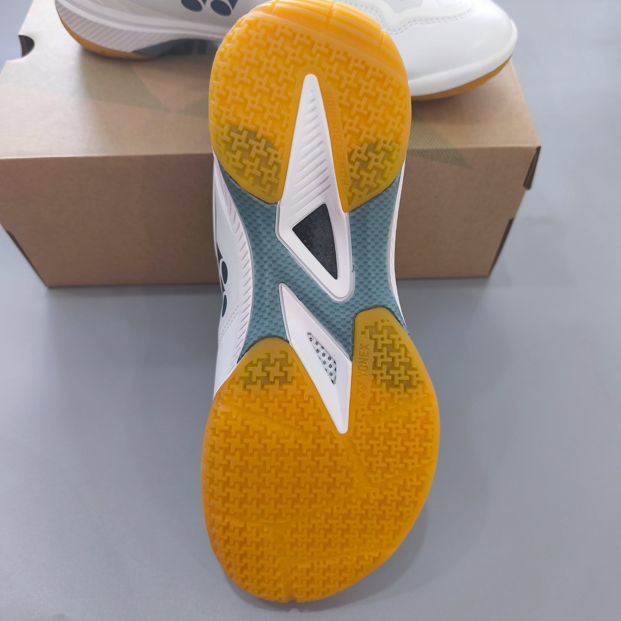 Giày cầu lông Yonex SHB 65Z4 2026