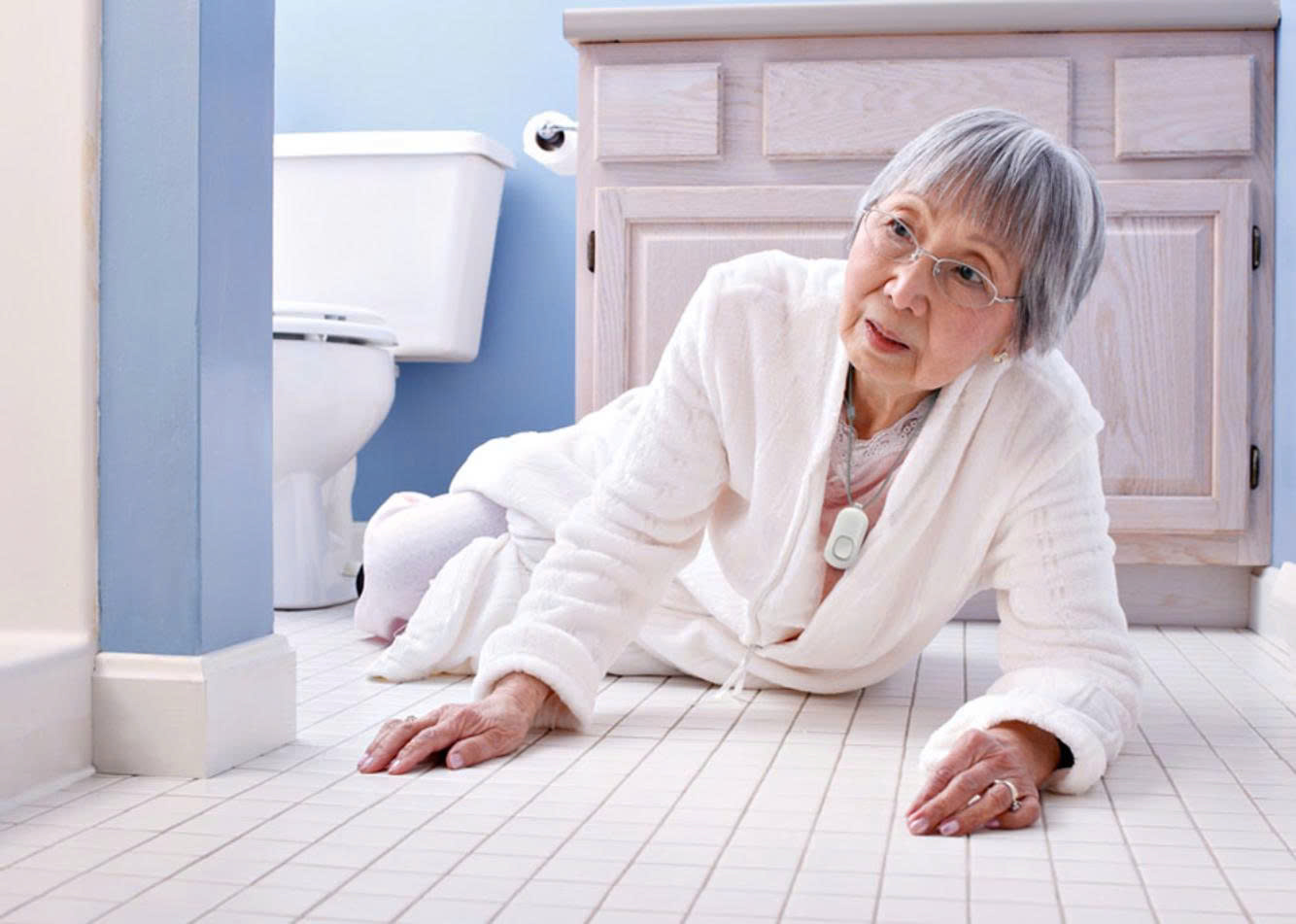 Lát sàn nhà tắm bằng vật liệu gì để đảm bảo an toàn