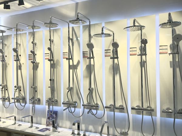 Công Nghệ Sản Xuất Sen Tắm INAX: Chìa Khóa Thu Hút Người Tiêu Dùng Hiện Đại