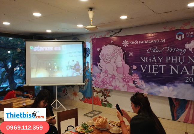 Các câu hỏi thường gặp khi khách hàng đi thuê máy chiếu