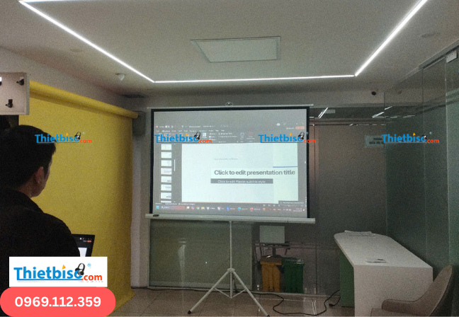 Cho thuê máy chiếu màn chiếu giá rẻ tại Hà Nội - Bộ số 2 (máy chiếu 4000 lumens và màn 100 inches)