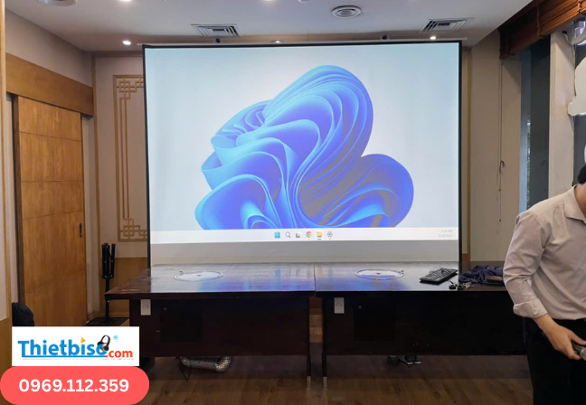 Thuê máy chiếu quận Nam Từ Liêm - Hà Nội: Giá rẻ, chất lượng cao, giao hàng nhanh