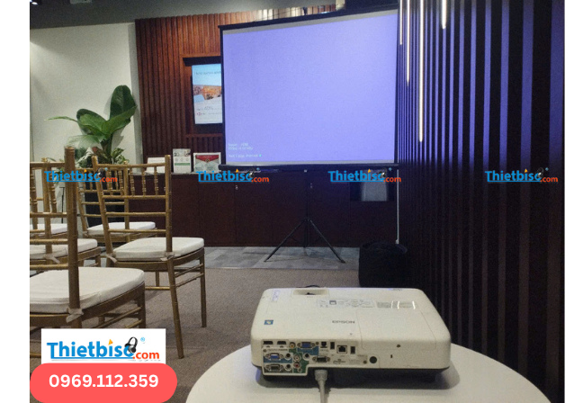 CHO THUÊ MÁY CHIẾU MÀN CHIẾU GIÁ RẺ HÀ NỘI - MÁY 4000 LUMENS VÀ MÀN 100 INCHES