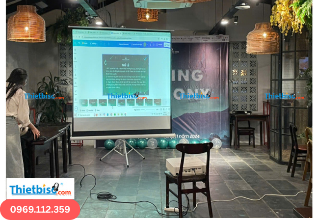 Cho thuê máy chiếu sự kiện tại Hà Nội - Máy 5000 lumens và màn 120 inches