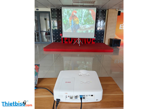 Cho thuê máy chiếu giá rẻ tại Hà Nội ở đâu?
