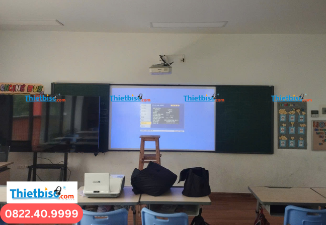 máy chiếu siêu gần EPSON EB-685WT