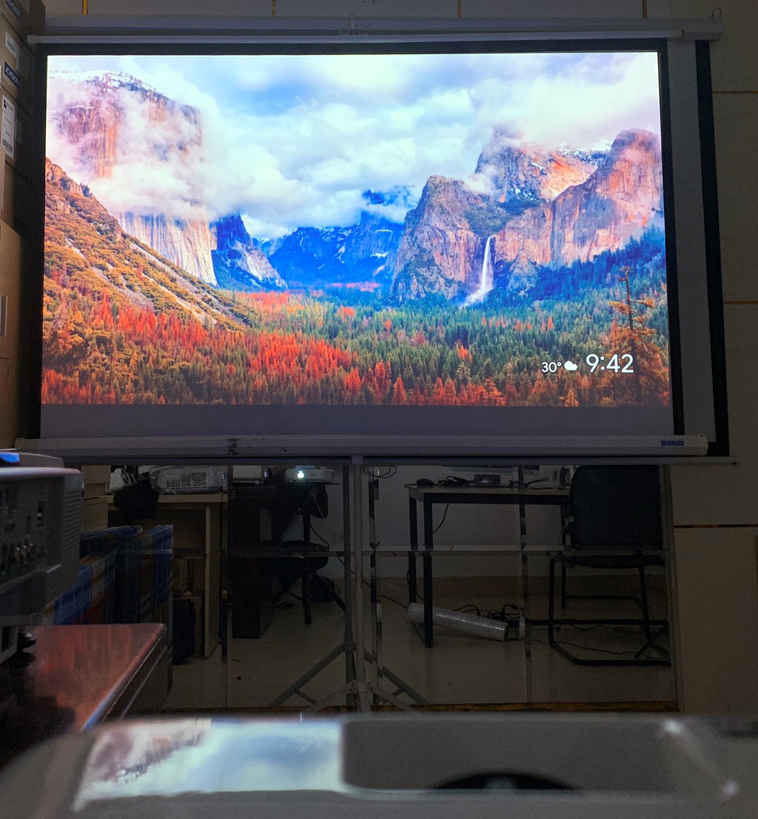 Máy chiếu  EPSON EB-E500
