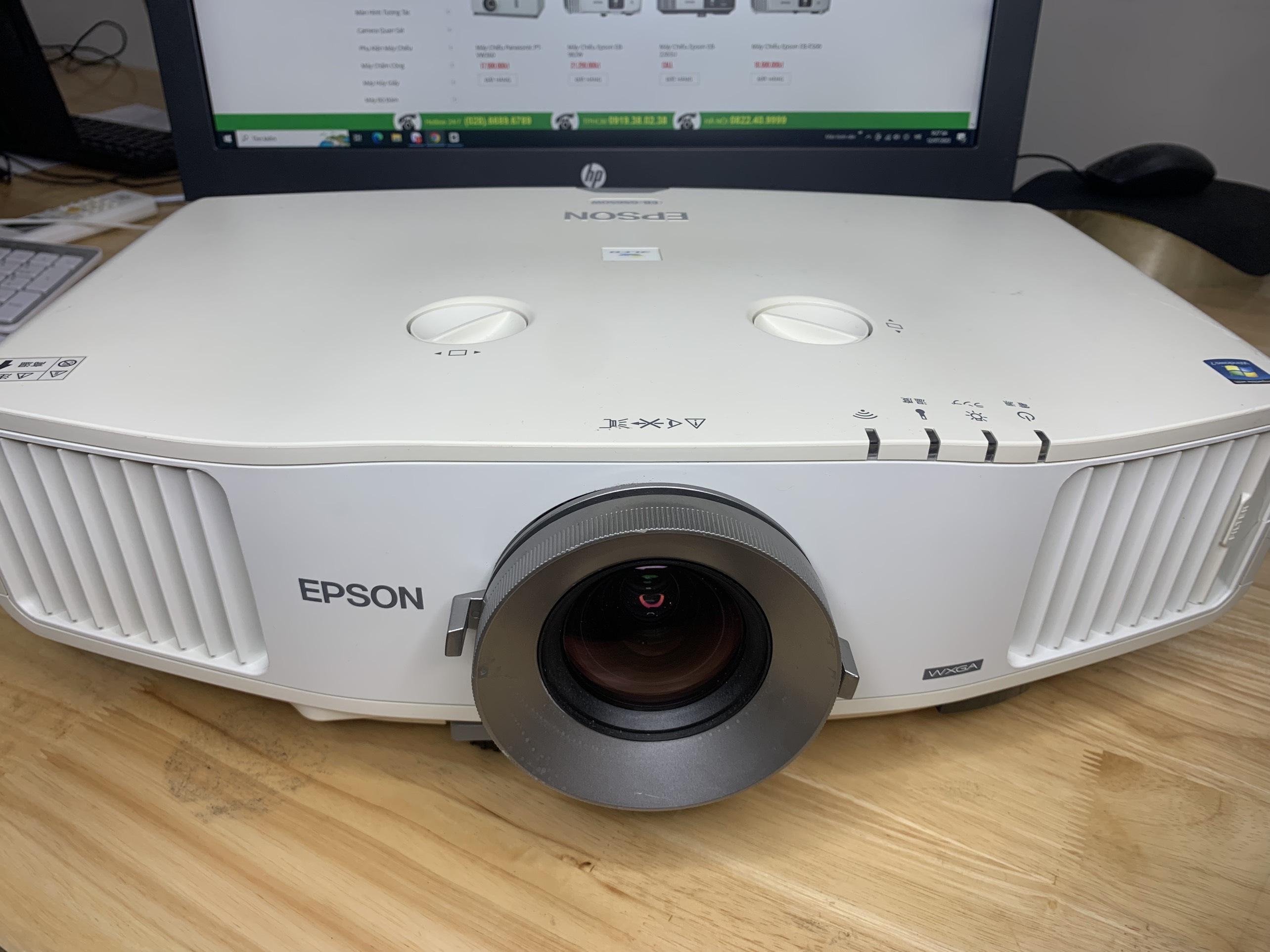 Máy Chiếu cũ  EPSON EB-G5650W