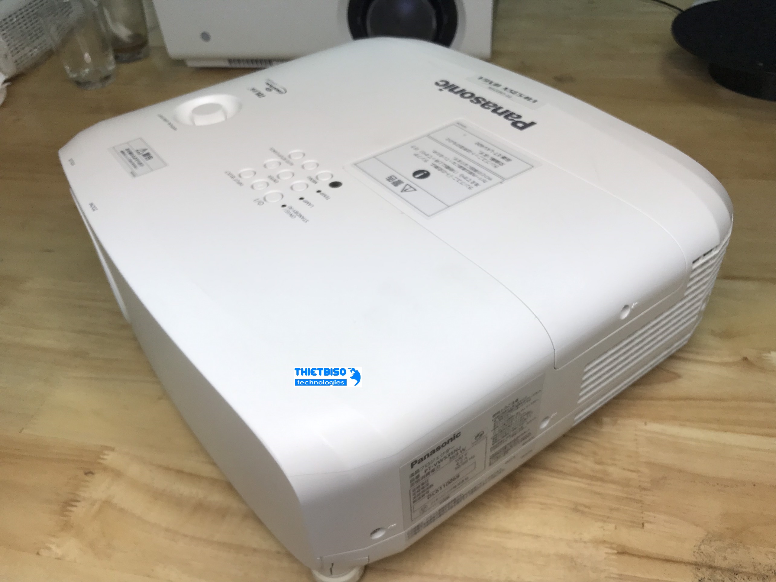 Máy chiếu cũ Panasonic PT-VW535N giá rẻ