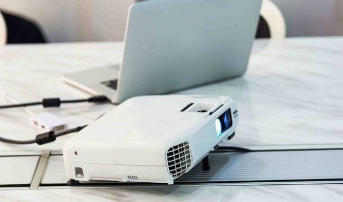 Cách sửa máy chiếu bị ngược