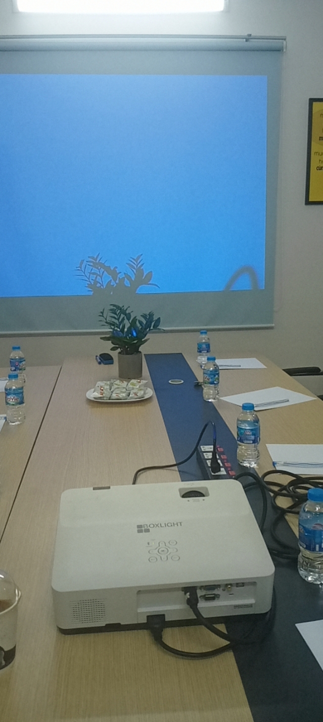 Máy chiếu ngoài trời chất lượng