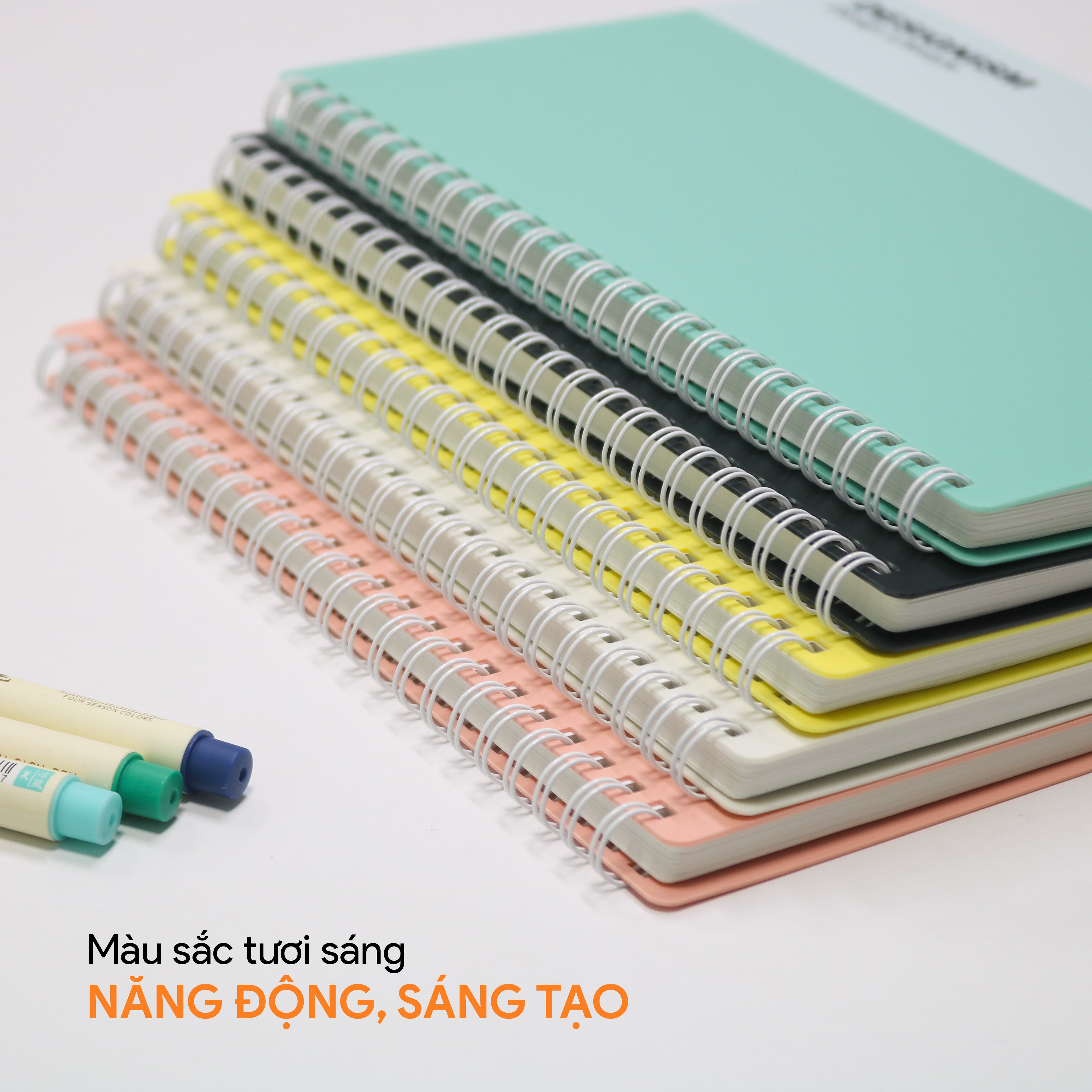 Sổ lò xo A5 kẻ ngang Designism AO+ DN675