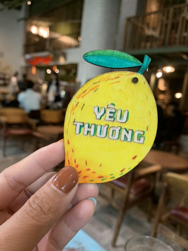 Bộ Gỗ Tô Màu 9 Bông Trái Thánh Linh (bộ 10 hình + bộ 8 màu + 2 cọ vẽ + dây đeo)