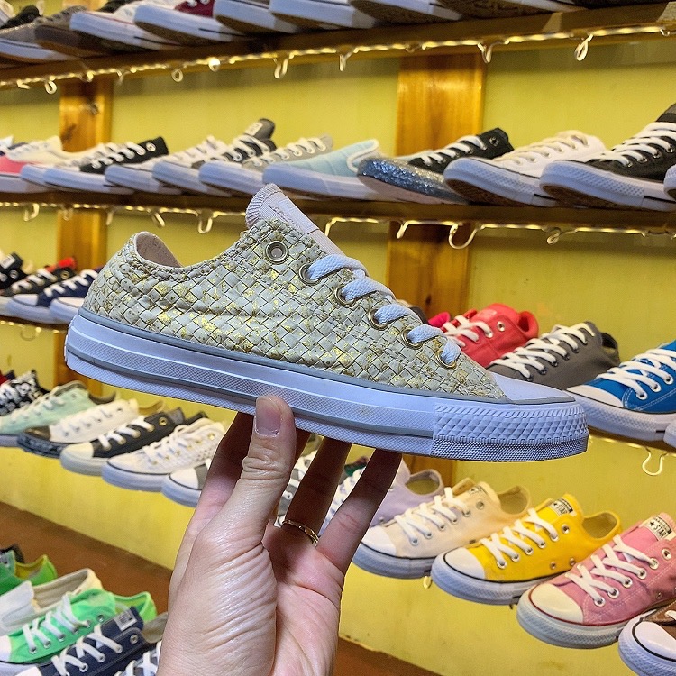 Giày Outlet Converse classic thấp cổ vải vàng CTVV016 