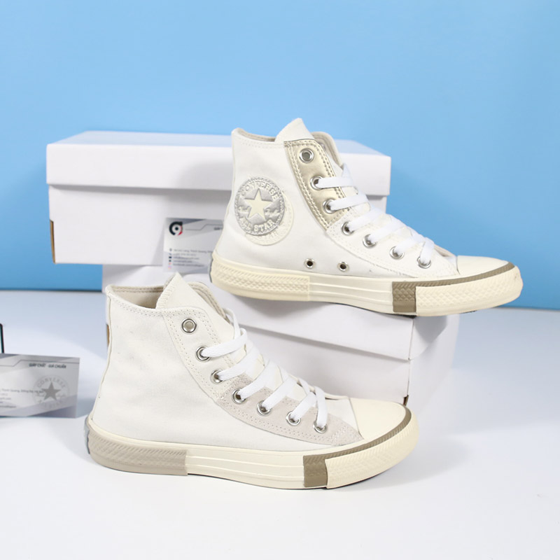 Giày Converse Metallic Layers cao cổ vải trắng CCVT074 Converse Metallic Layers cao cổ vải trắng CCVT074