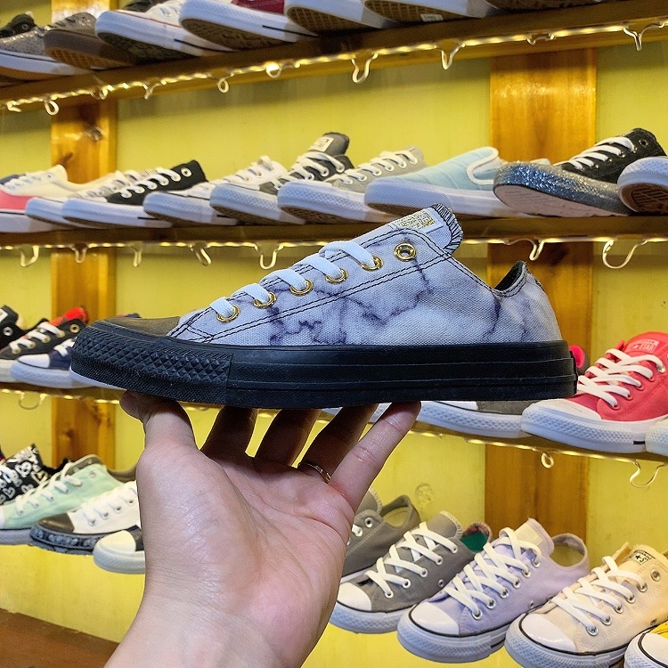 Giày Outlet Converse thấp cổ vải họa tiết (hai phiên bản) CTVH031 